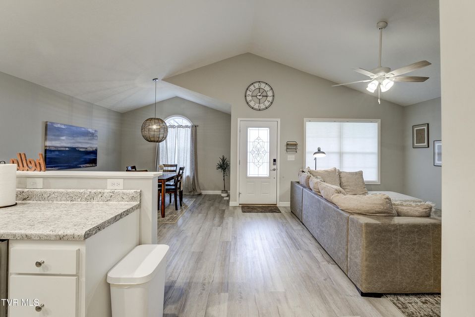 Photo #16: 700a Johnson Avenue