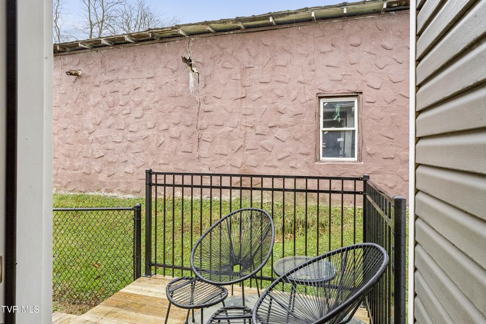 Photo #34: 700a Johnson Avenue