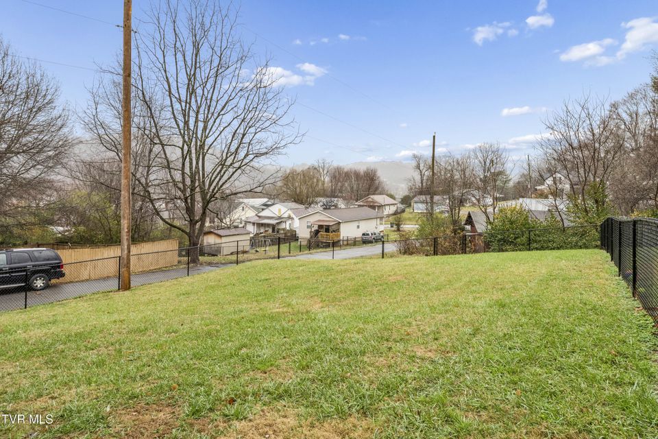 Photo #36: 700a Johnson Avenue