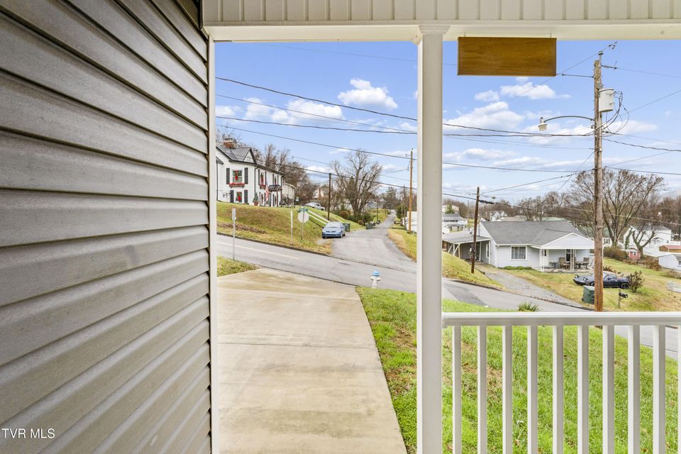 Photo #4: 700a Johnson Avenue