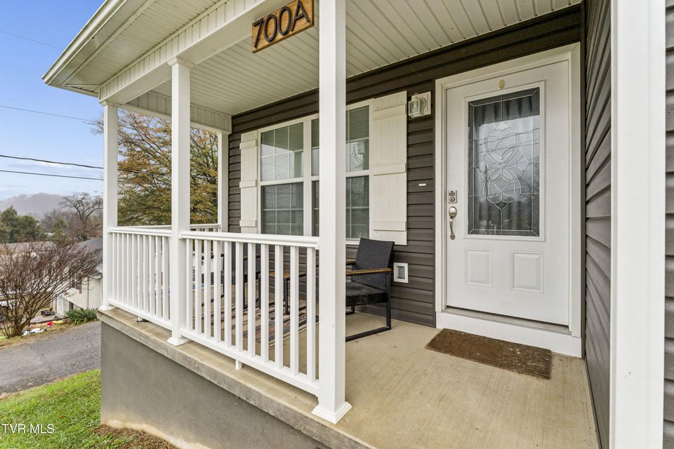 Photo #3: 700a Johnson Avenue