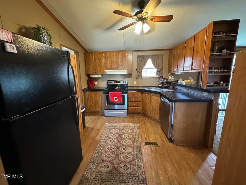 Photo #34: 1313 Siam Road