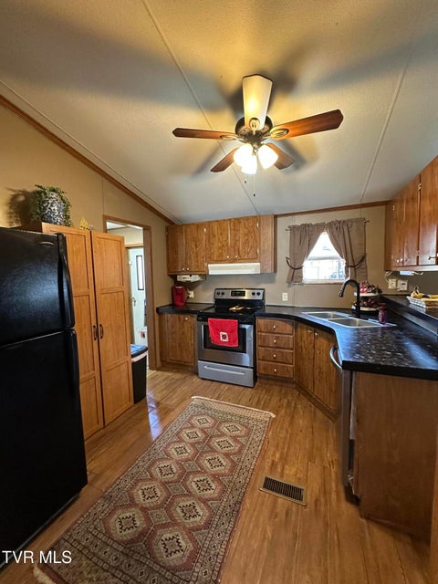 Photo #40: 1313 Siam Road