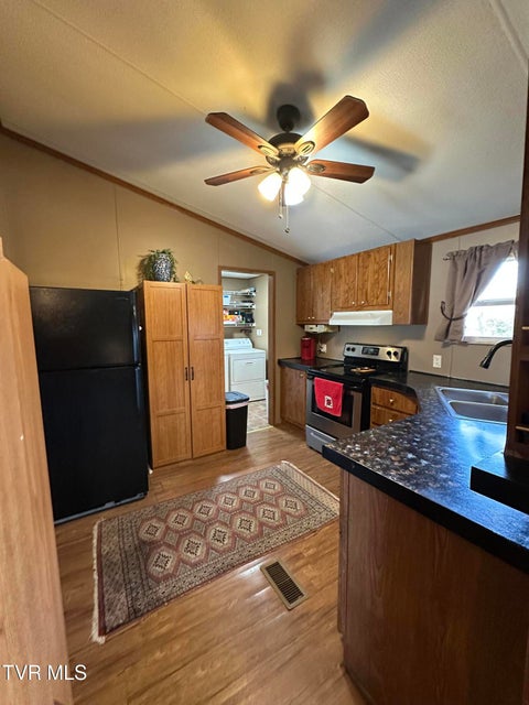 Photo #44: 1313 Siam Road