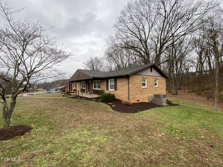 Photo #6: 4009 Black Oak Drive