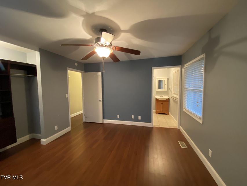 Photo #54: 4009 Black Oak Drive