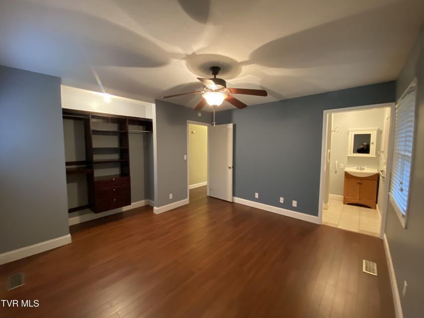 Photo #55: 4009 Black Oak Drive