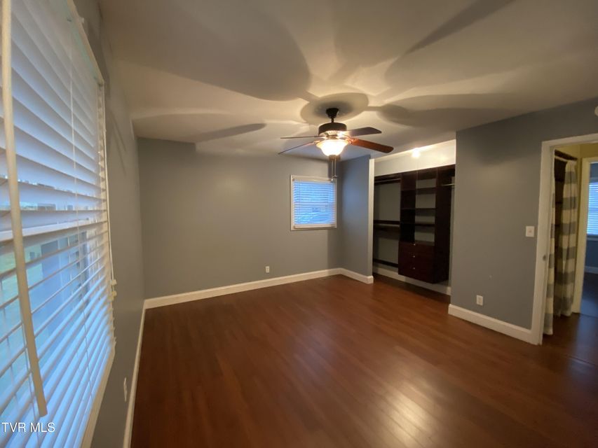 Photo #56: 4009 Black Oak Drive