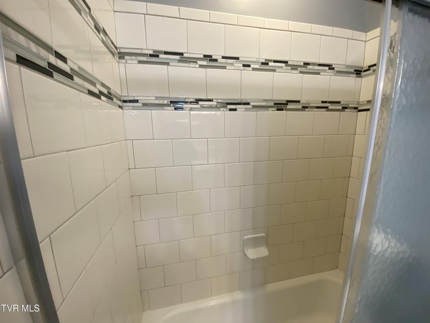 Photo #51: 4009 Black Oak Drive