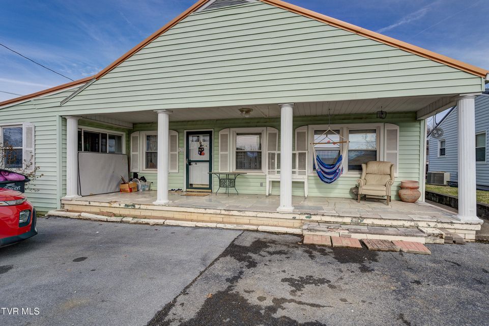 Photo #2: 435 Roan Street