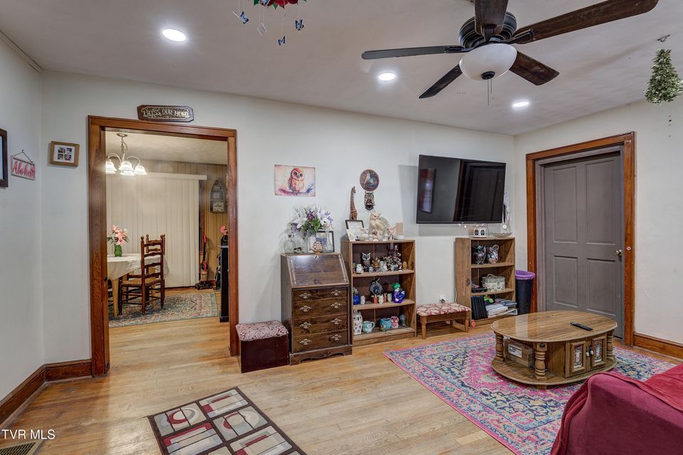 Photo #5: 435 Roan Street