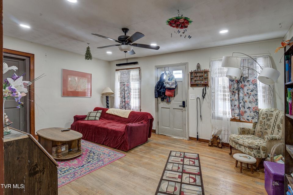 Photo #8: 435 Roan Street