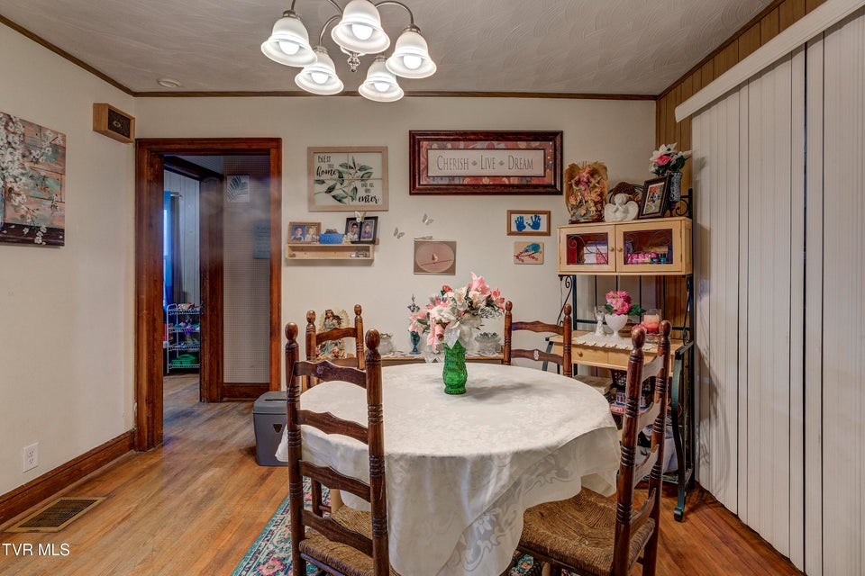 Photo #10: 435 Roan Street