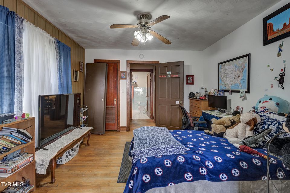 Photo #15: 435 Roan Street