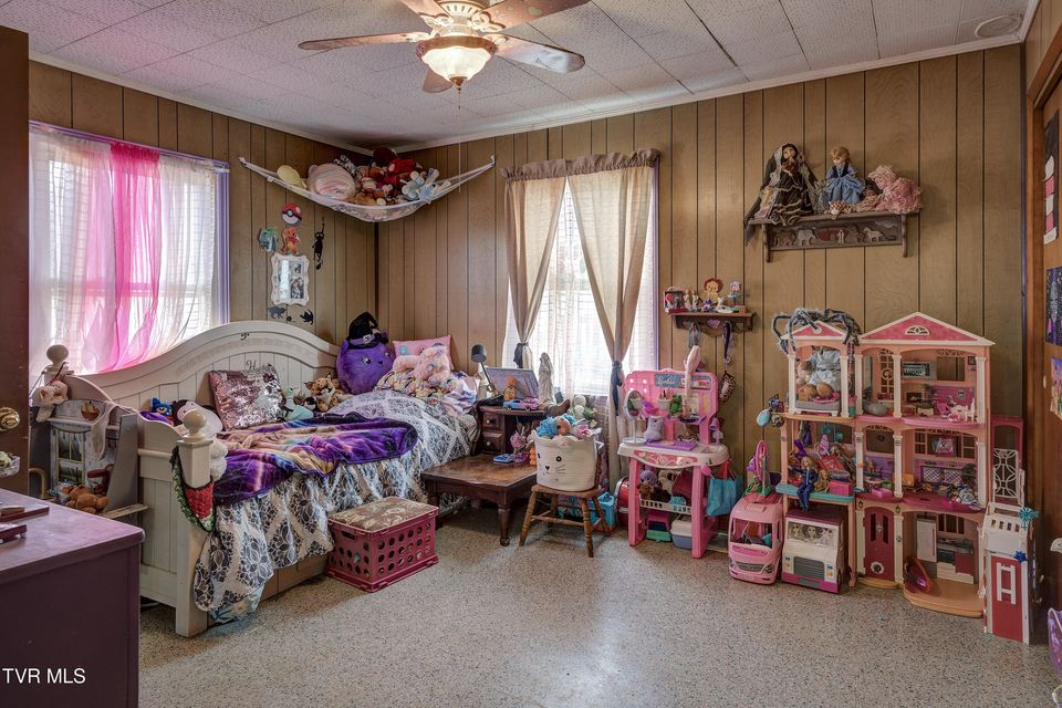 Photo #19: 435 Roan Street