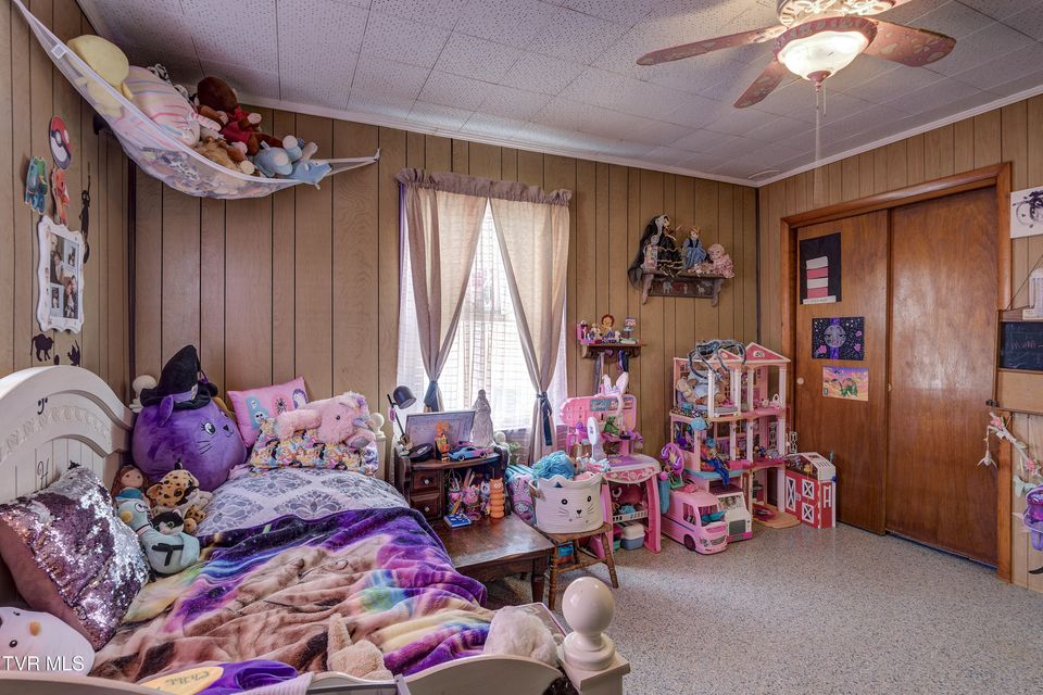 Photo #21: 435 Roan Street