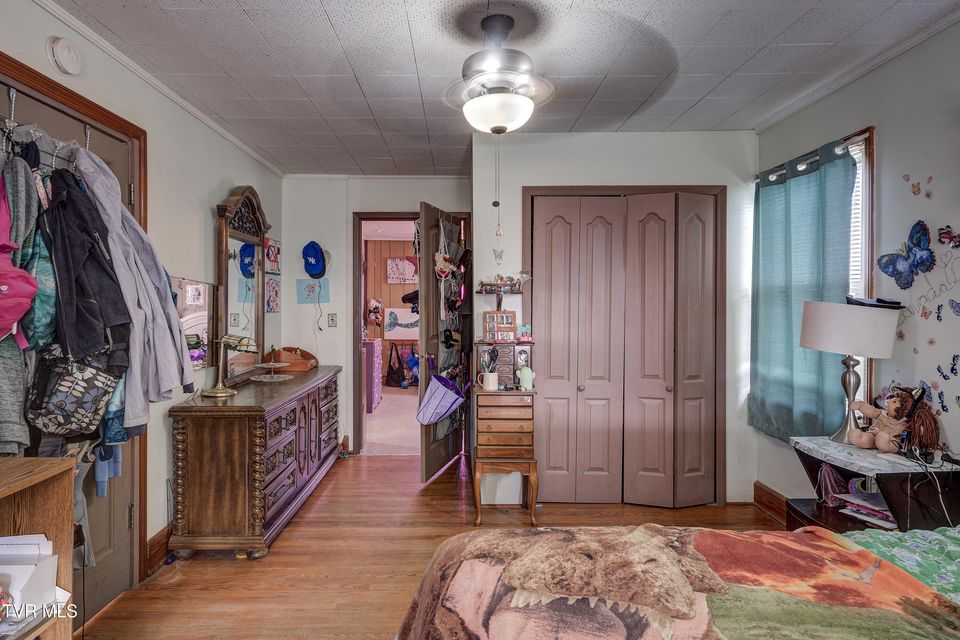 Photo #25: 435 Roan Street