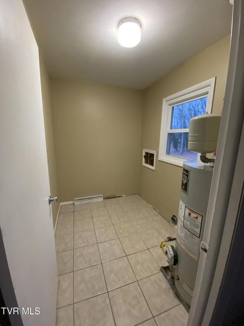 Photo #33: 4009 Black Oak Drive