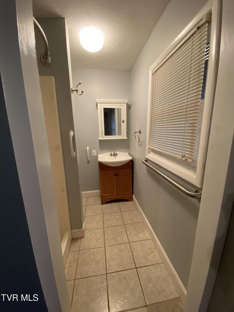 Photo #58: 4009 Black Oak Drive