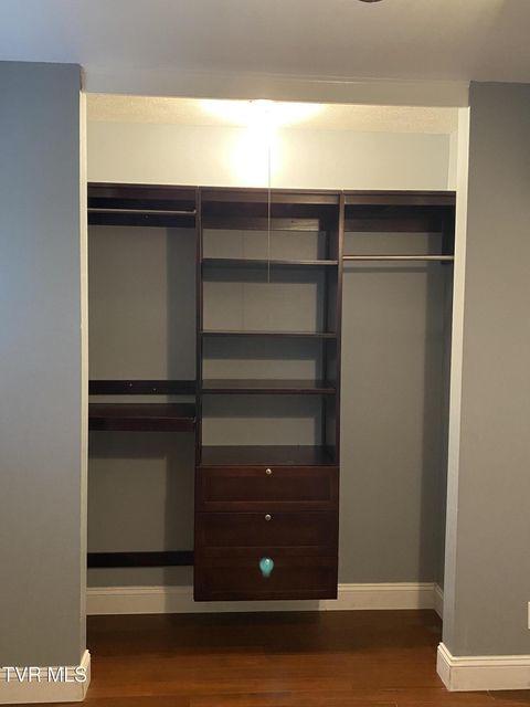 Photo #57: 4009 Black Oak Drive