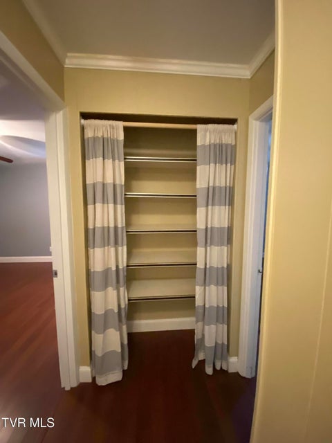 Photo #43: 4009 Black Oak Drive