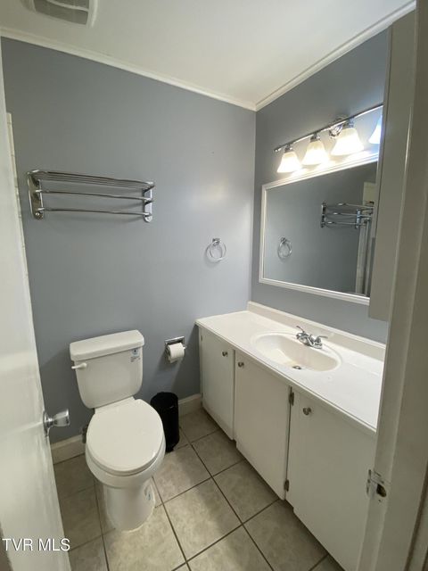 Photo #47: 4009 Black Oak Drive