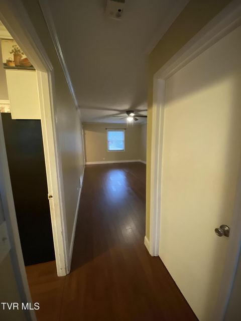 Photo #31: 4009 Black Oak Drive