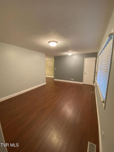 Photo #12: 4009 Black Oak Drive