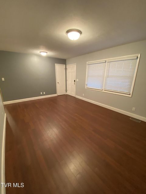 Photo #17: 4009 Black Oak Drive