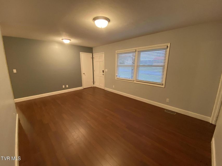 Photo #16: 4009 Black Oak Drive