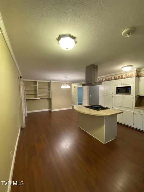 Photo #22: 4009 Black Oak Drive