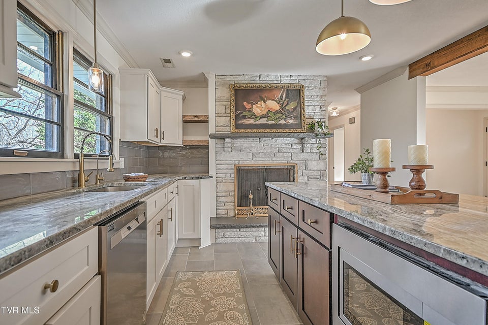 Photo #2: 1708 Jackson Terrace