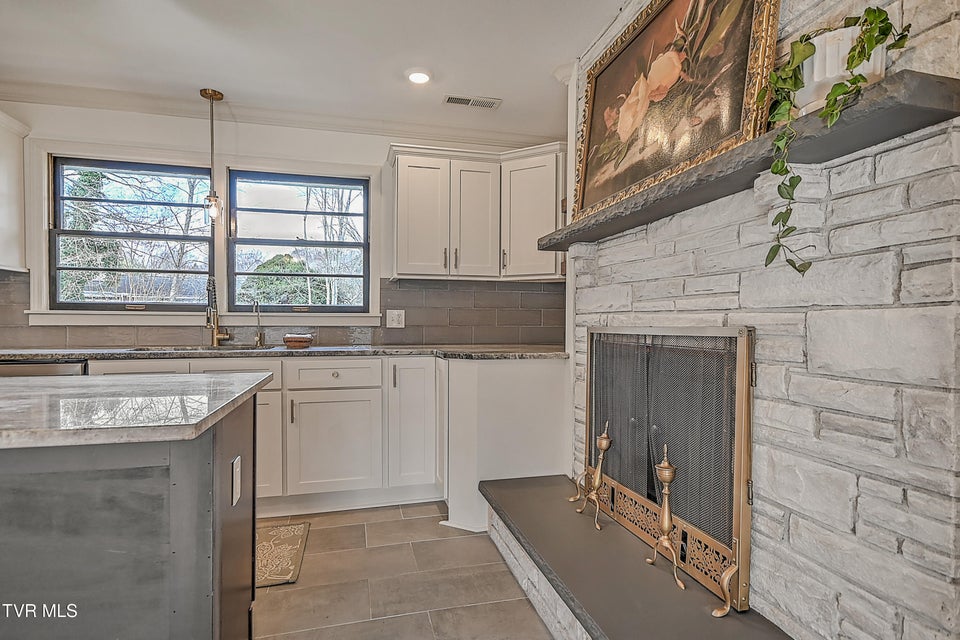 Photo #17: 1708 Jackson Terrace