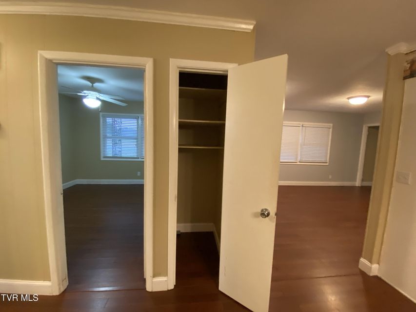 Photo #37: 4009 Black Oak Drive