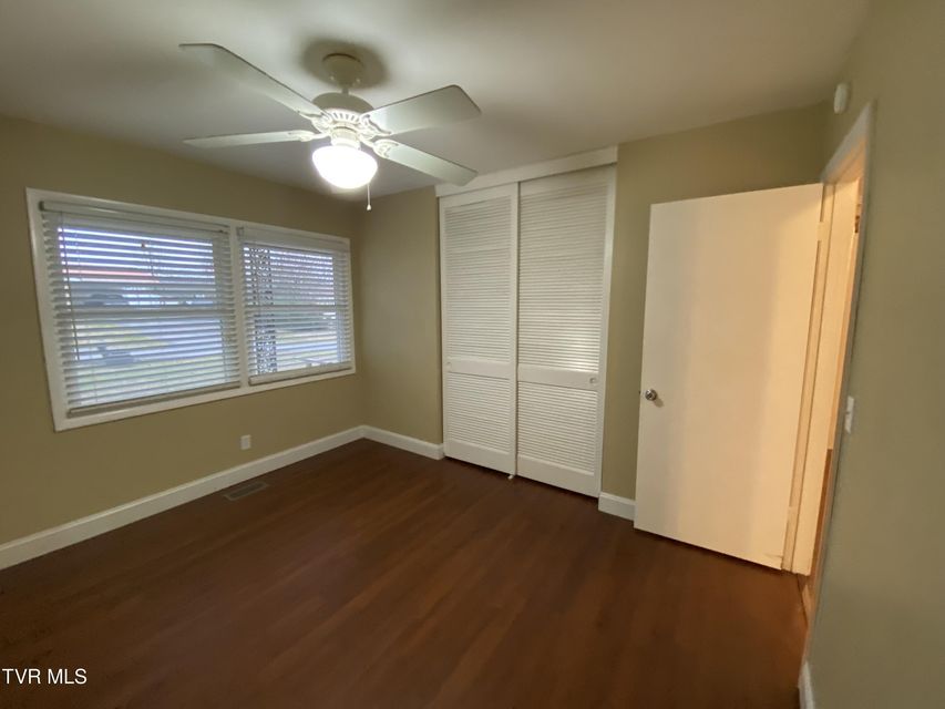 Photo #40: 4009 Black Oak Drive