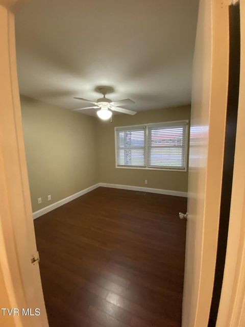 Photo #38: 4009 Black Oak Drive