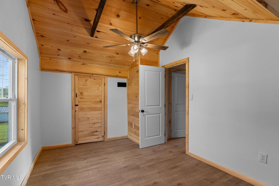 Photo #7: 150 Newman Street