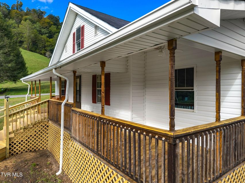 Photo #30: 150 Newman Street