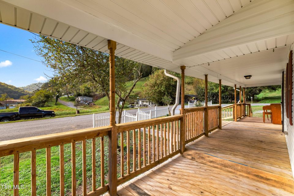 Photo #31: 150 Newman Street