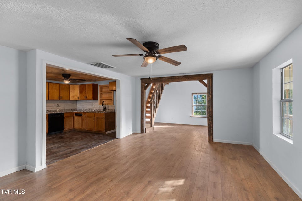 Photo #9: 150 Newman Street