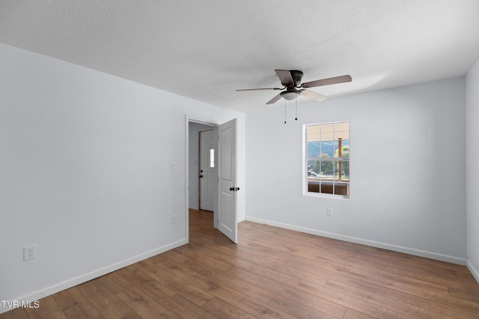 Photo #20: 150 Newman Street