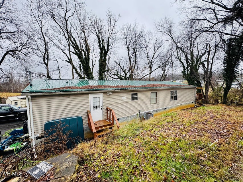 Photo #3: 809 Leona Street