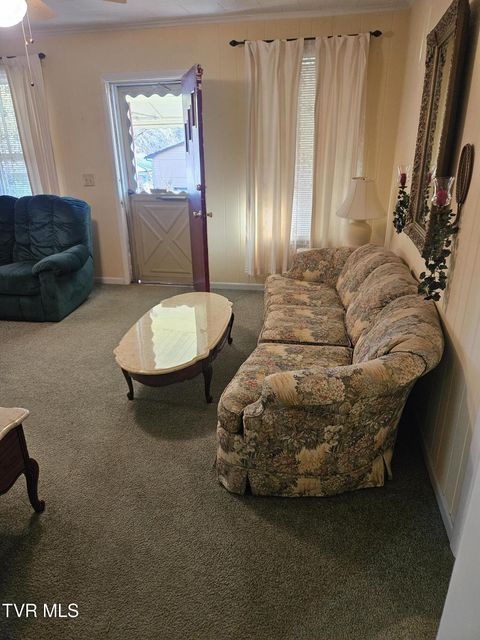 Photo #8: 2015 4th Ave E 