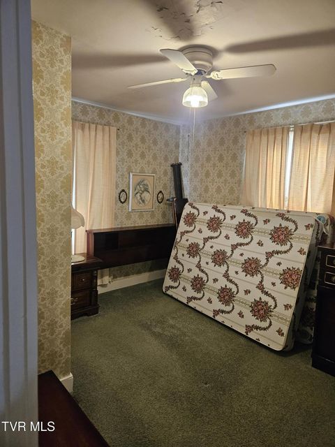 Photo #15: 2015 4th Ave E 