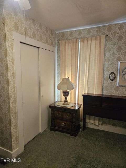 Photo #16: 2015 4th Ave E 