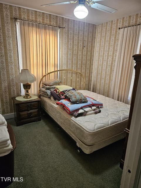 Photo #21: 2015 4th Ave E 