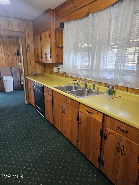 Photo #26: 2015 4th Ave E 