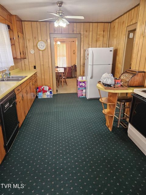 Photo #27: 2015 4th Ave E 