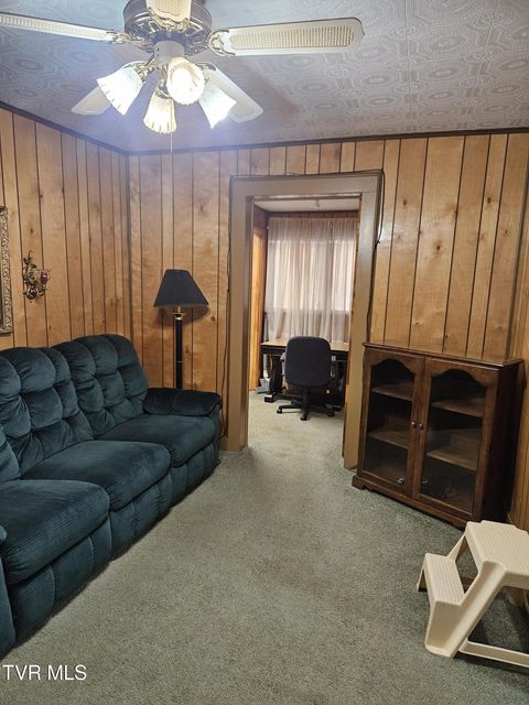 Photo #31: 2015 4th Ave E 