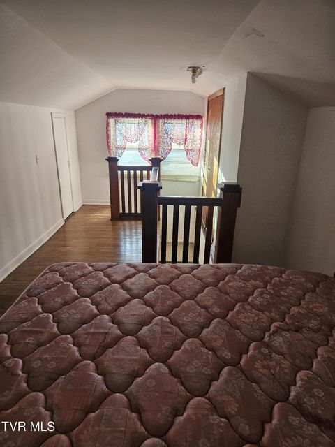 Photo #36: 2015 4th Ave E 